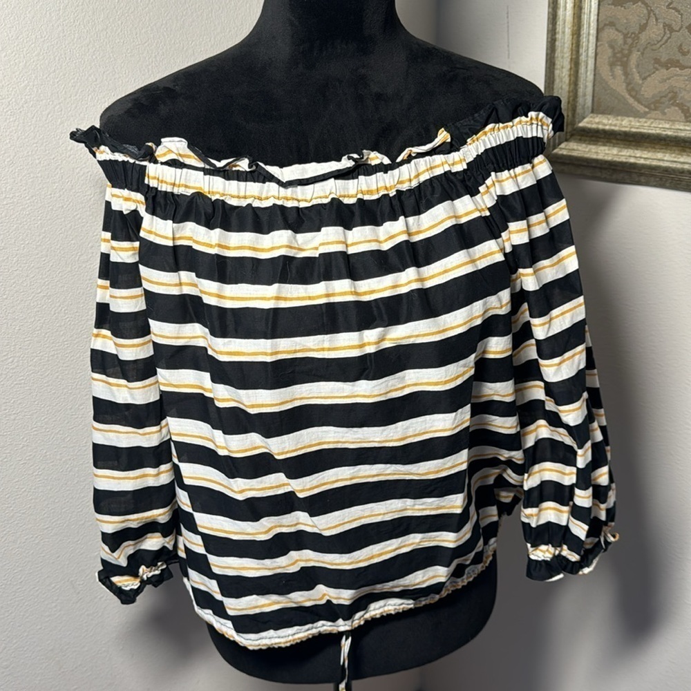 Who What‎ Wear Sz XS horizontal stripes black ivory stripe off the shoulder top